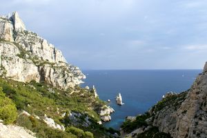 Dans les hauteurs de la calanque de Sugiton