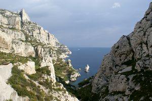 Dans les hauteurs de la calanque de Sugiton