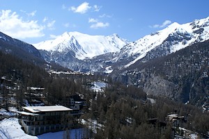 Patinoire avec vue sur la station des Orres 1900 m