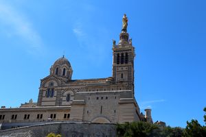 On quitte Notre-Dame de la Garde