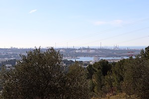 Canal de Caronte et zone industrielle de Lavéra à l'horizon