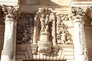 Partie de la façade de l’église Sainte-Madeleine-de-l’Ile
