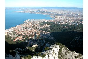 Vue sur la ville de Marseille (Ascension du sommet)