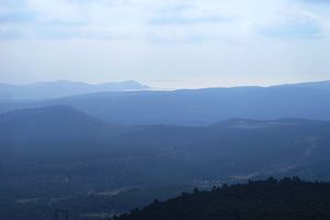 Mer Méditerranée à l'horizon