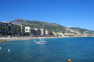 Menton à l'horizon