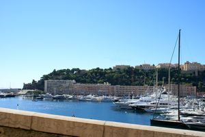 Le Rocher à l'horizon