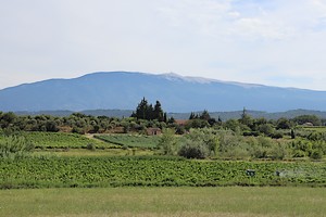 Le sommet à proximité du village de Mazan