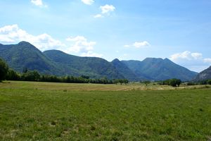 Montagnes au sud du Petit Buëch à l'horizon