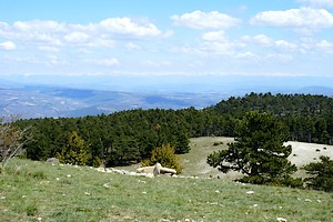 Aperçu des Alpes du Sud à l'horizon