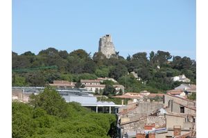 Vue sur la Tour Magne