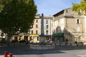 Place devant l'église