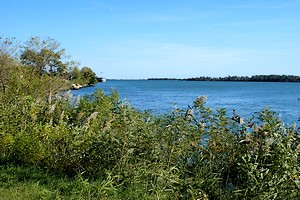 La ville en bordure du fleuve du Rhône