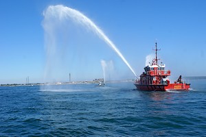 Bateau de Marins-Pompiers à l'oeuvre