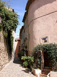Une ruelle au cœur du village