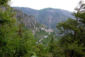 Le village à l'horizon