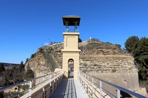 Dans les hauteurs du Pont de l'Horloge (l'aqueduc)