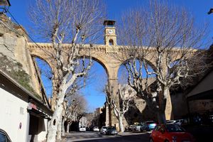 Au pied de l'aqueduc 