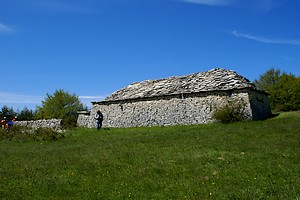 En contrebas du jas