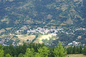 Zoom sur le village de La Salle-les-Alpes