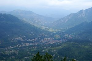 Dans les hauteurs du village