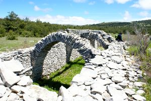Derrière les Arcades