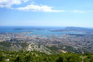 Vue étendue sur la rade de Toulon