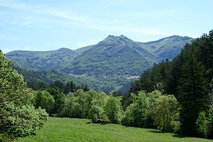 Mont Luzet à l'horizon