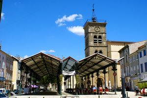 Place Belat et église Saint-Jean-Baptiste