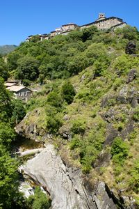 La Volane au pied du village d’Antraigues