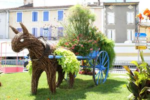 Déco à l'entrée de la ville
