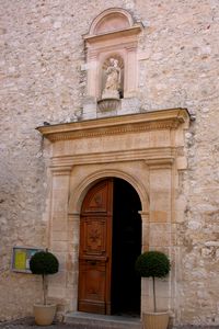 Entrée de l'église