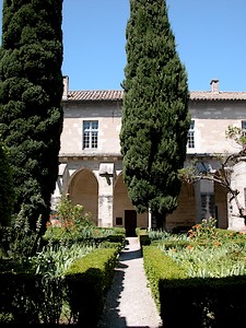 Au petit cloître