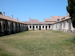 Cloître du cimetière